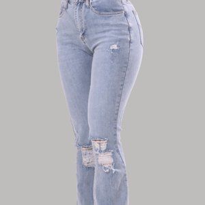 By Egreis Armanda Jeans